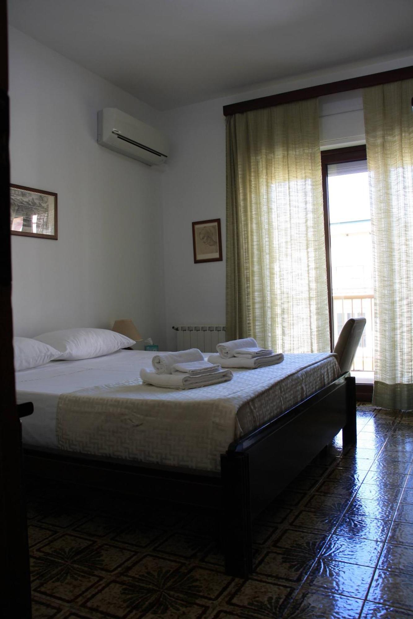 Archimede Lounge Apartment Cefalu Bagian luar foto