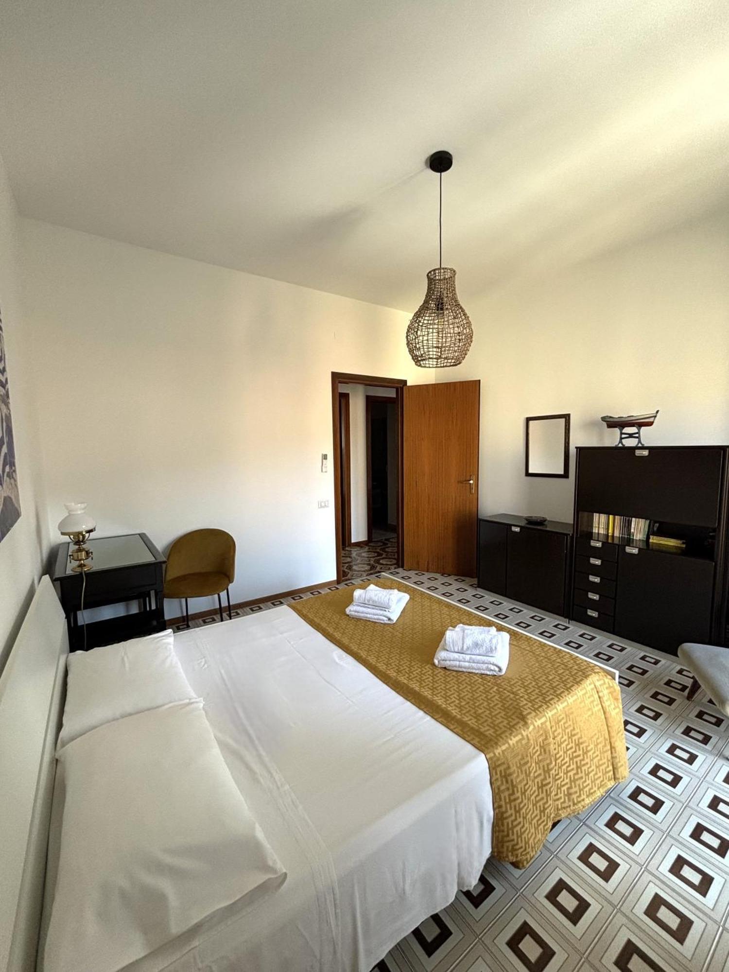 Archimede Lounge Apartment Cefalu Bagian luar foto